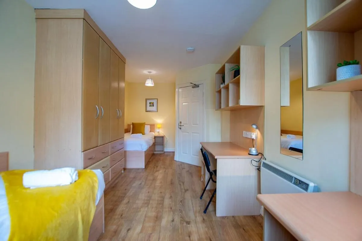 Apartment Superb 2 Bed Apartment, Sleeps 6 Galway Ireland