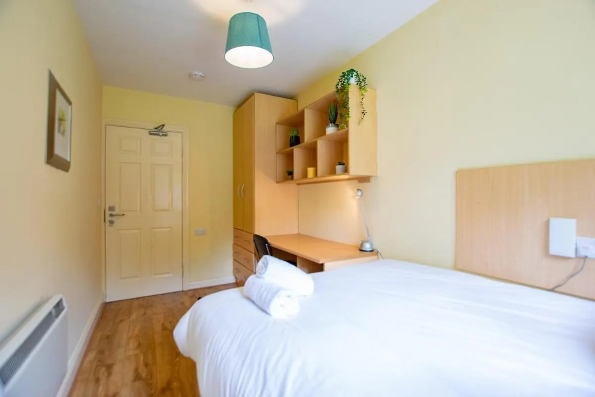 Superb 2 Bed Apartment, Sleeps 6 Galway Apartment
