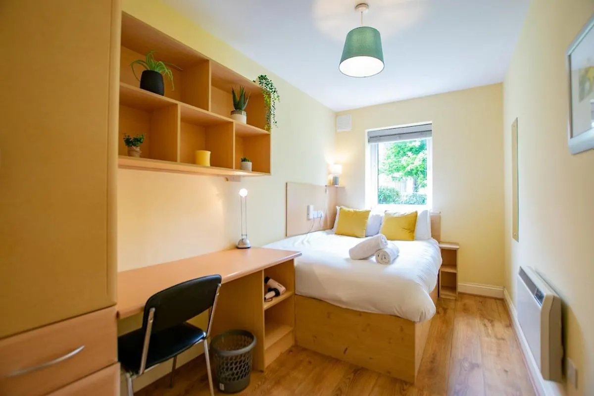 Apartment Superb 2 Bed Apartment, Sleeps 6 Galway Ireland