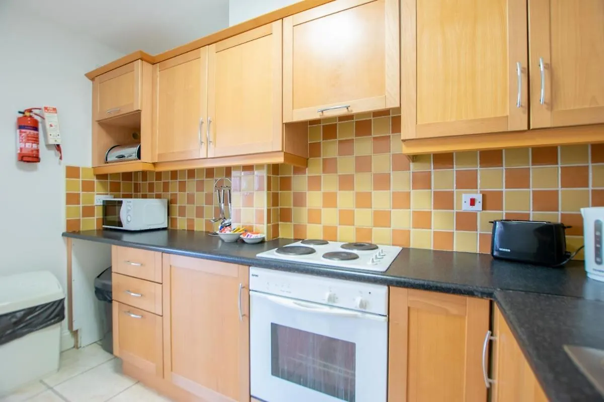 Superb 2 Bed Apartment, Sleeps 6 Galway Ireland