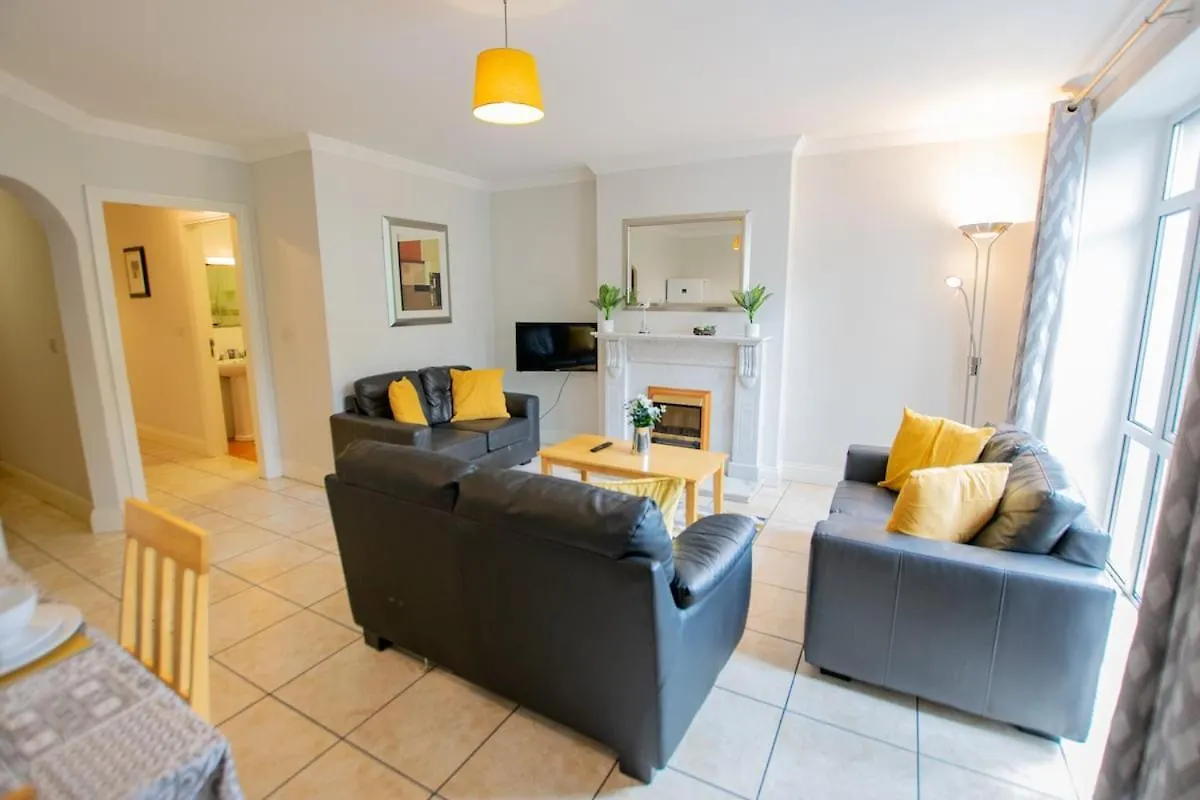 Superb 2 Bed Apartment, Sleeps 6 Galway Ireland