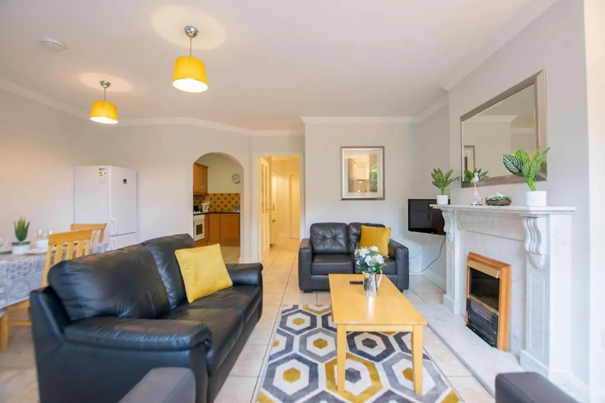 Apartment Superb 2 Bed Apartment, Sleeps 6 Galway