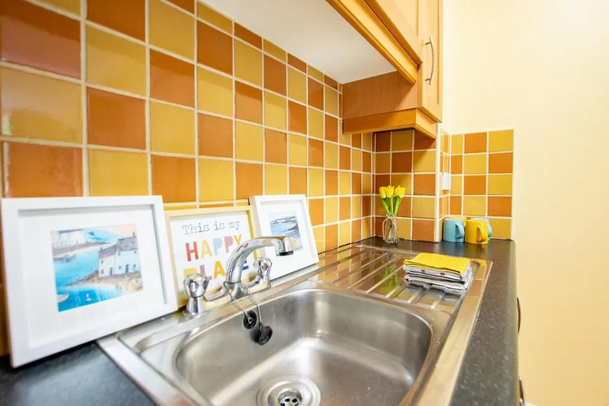 Superb 2 Bed Apartment, Sleeps 6 Galway Apartment