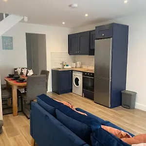 14 Eyre Square Lane Apartment
