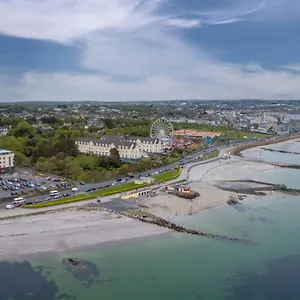 4* Отель Salthill